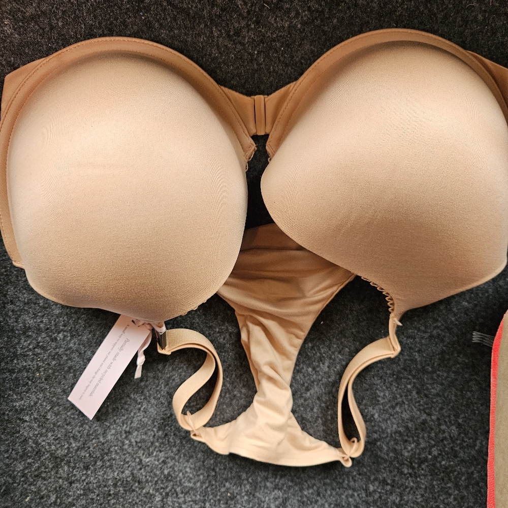 38DDD VICTORIA SECRET RACERBACK BRA